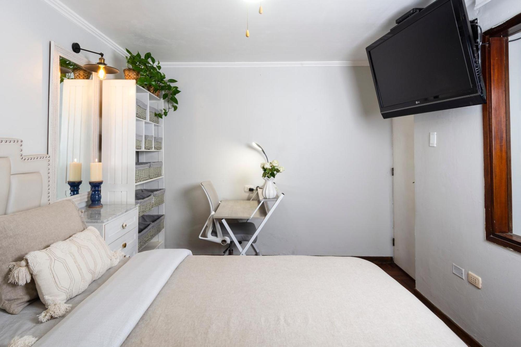 Casa Ramos Salamanca - Airport Pick Up And Drop Off Service - Homestay Lima Exteriér fotografie